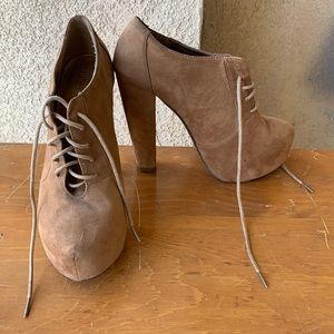 Beige heels